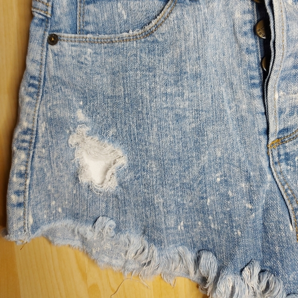 Guess Ripped Distressed Bleach Button Up Booty Shorts - Picture 5 of 12